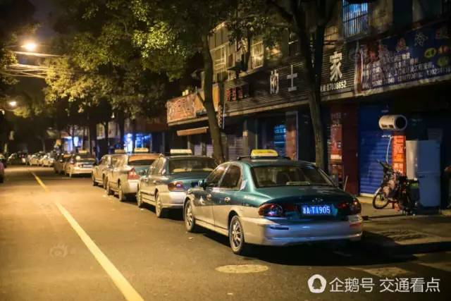 临朐夜班日常，温馨生活的夜晚篇章