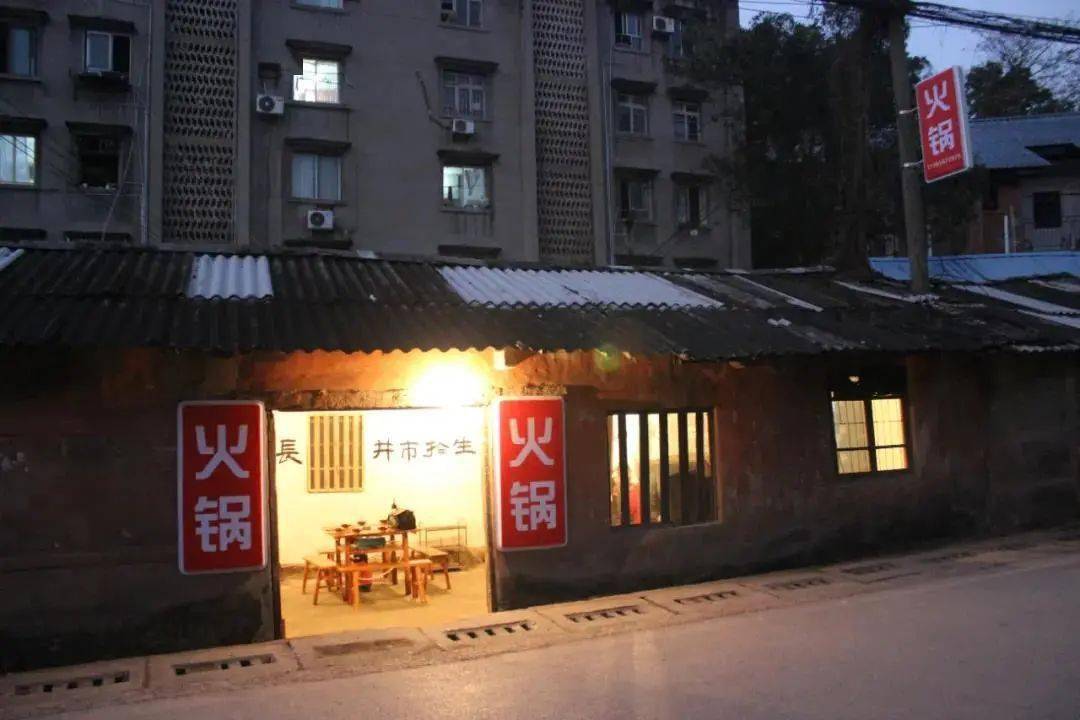 巷弄中的秘密花园,最新章节继续连载,隐藏小巷的特色小店探秘