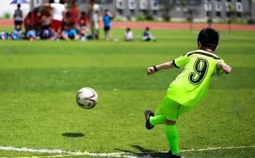 最新足球转会动态,时代变迁与深远影响